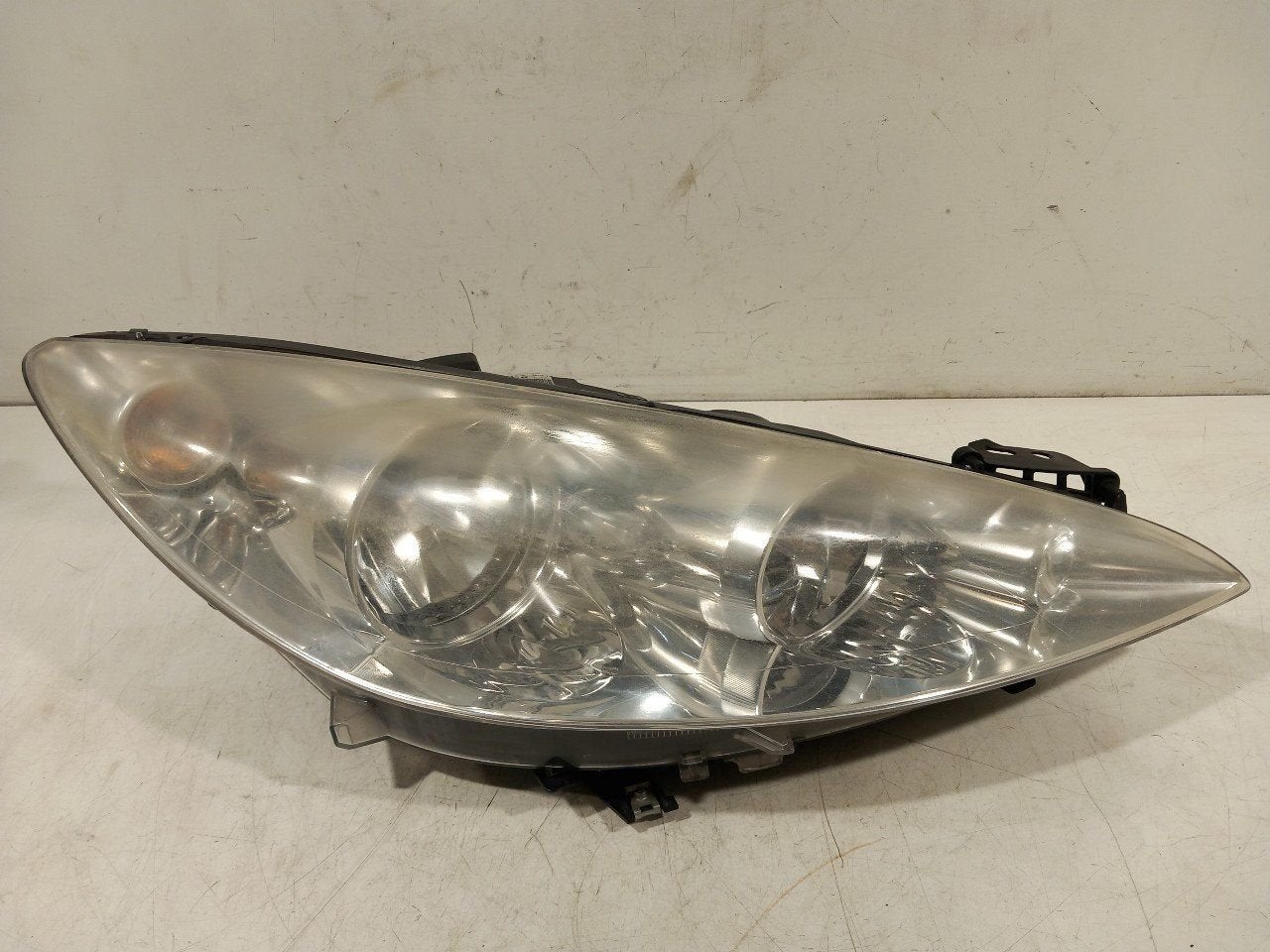 Koplamp rechts Peugeot 308, Onderdelen@venauto.nl, Van der Ven Autorecycling B.V., Ettenseweg 76, 4706 PB Roosendaal, The Netherlands