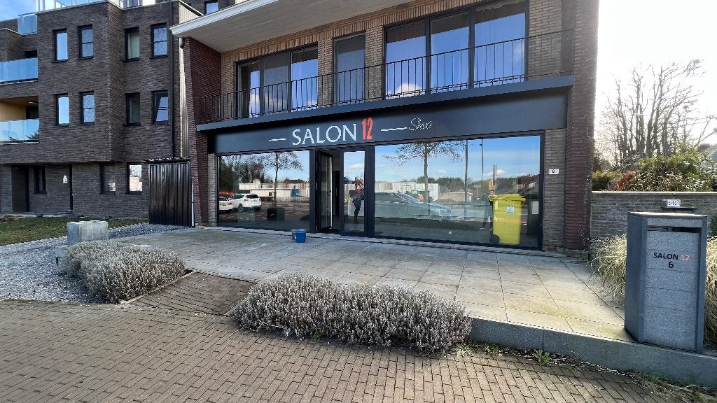 Handelspand te huur – Herselt – € 1.100 per maand, 90 m², Huur, Parkeerplaats