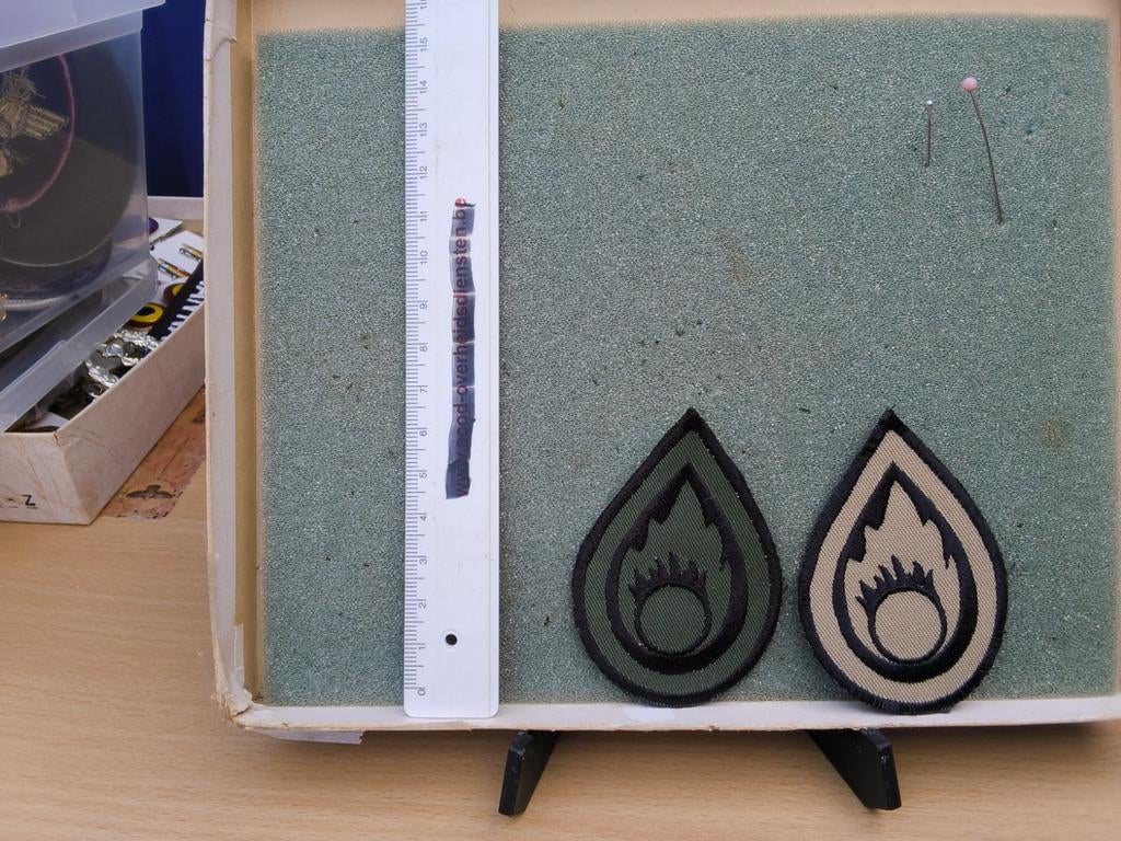 Plaques d'immatriculation brodées, renouvellement des muniti, Collections, Objets militaires | Général, Enlèvement ou Envoi