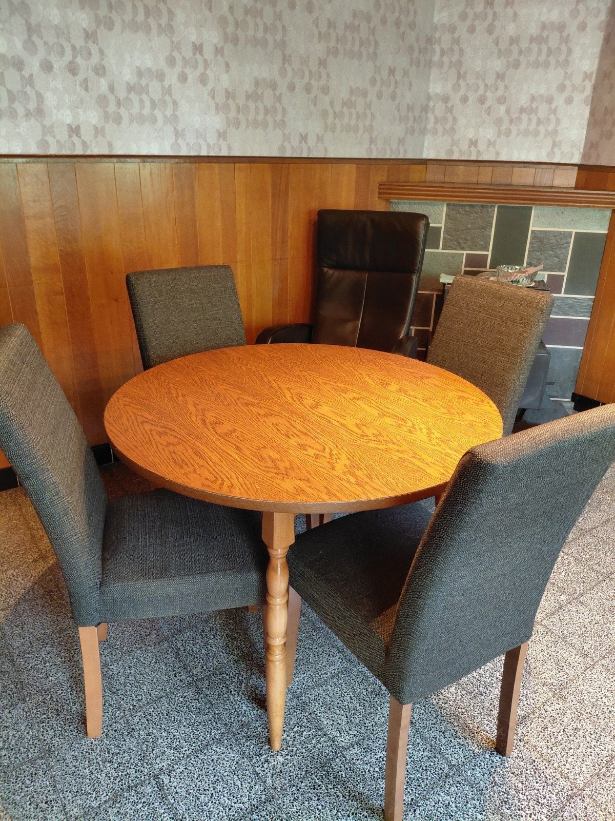 keukentafel  met 4 stoelen, Ophalen, Zo goed als nieuw