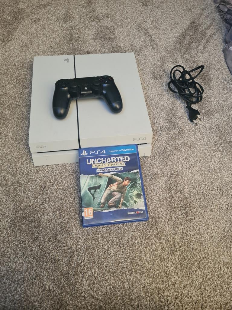 Ps4 500 Go blanche avec manette et jeu, Enlèvement