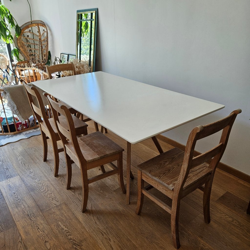 Table à manger design, 150 à 200 cm, Cinq personnes ou plus, Design nordique, Comme neuf