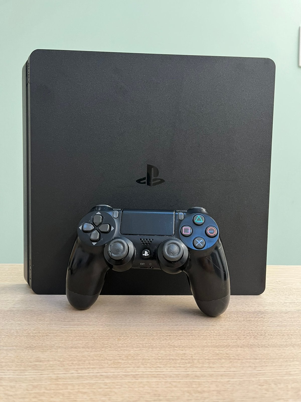 Playstation 4 (slim), 500 GB, Avec 1 manette, Enlèvement, Utilisé