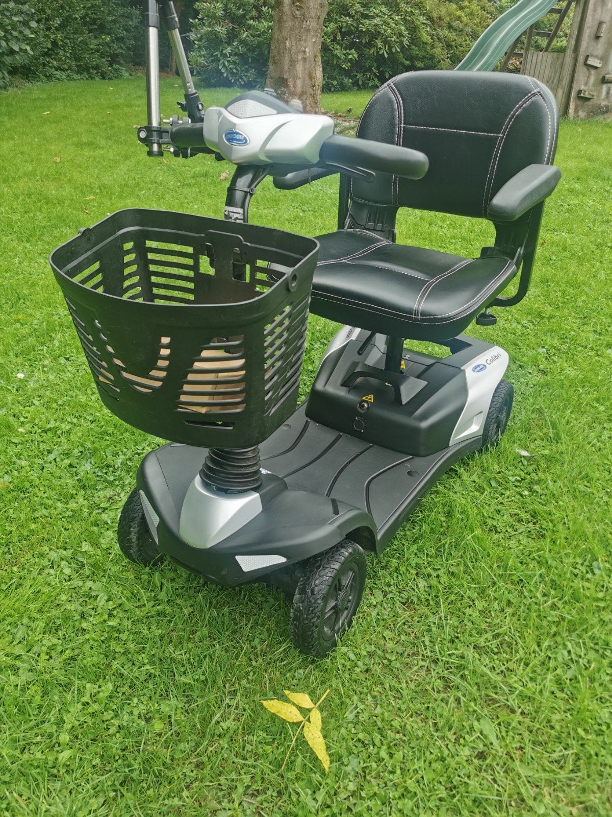 invacare Colibri démontable presque neuf info 0488826971, Enlèvement ou Envoi, Pliant, Comme neuf, Fauteuil roulant électrique