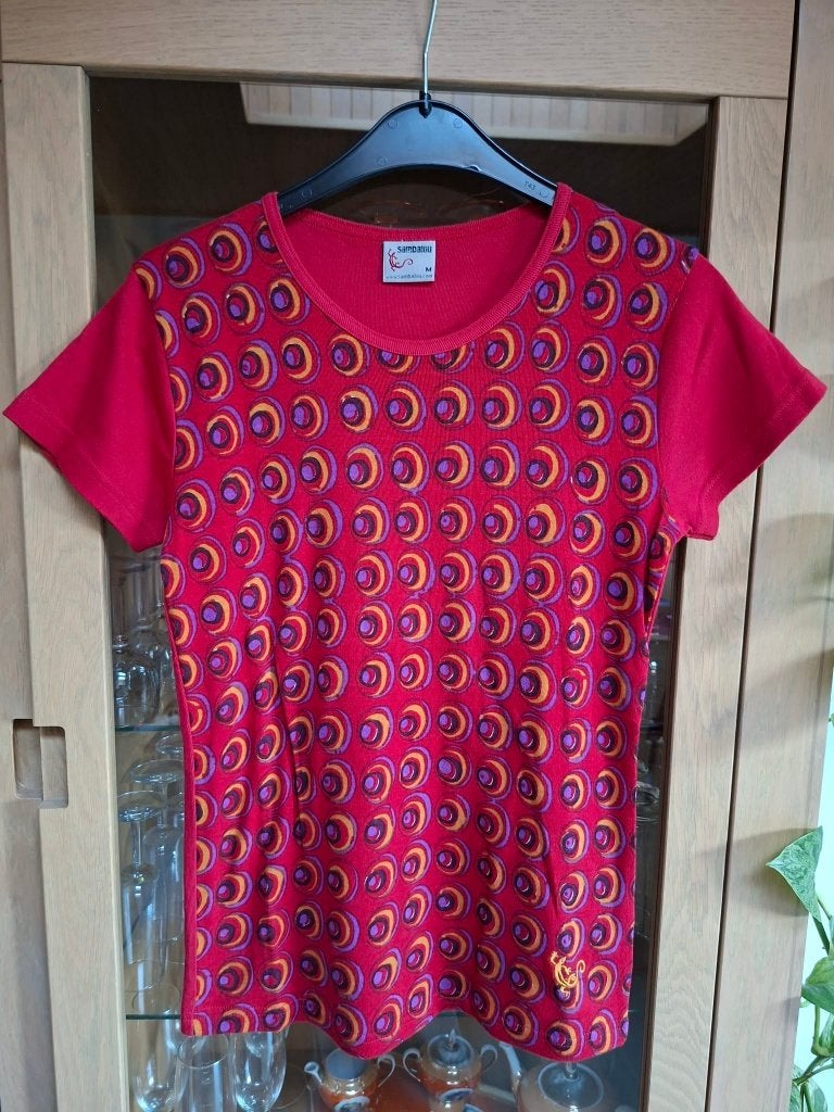 Sambalou : T-shirt rouge à imprimé circulaire (Medium), Rouge, Manches courtes, Taille 38/40 (M), Enlèvement ou Envoi