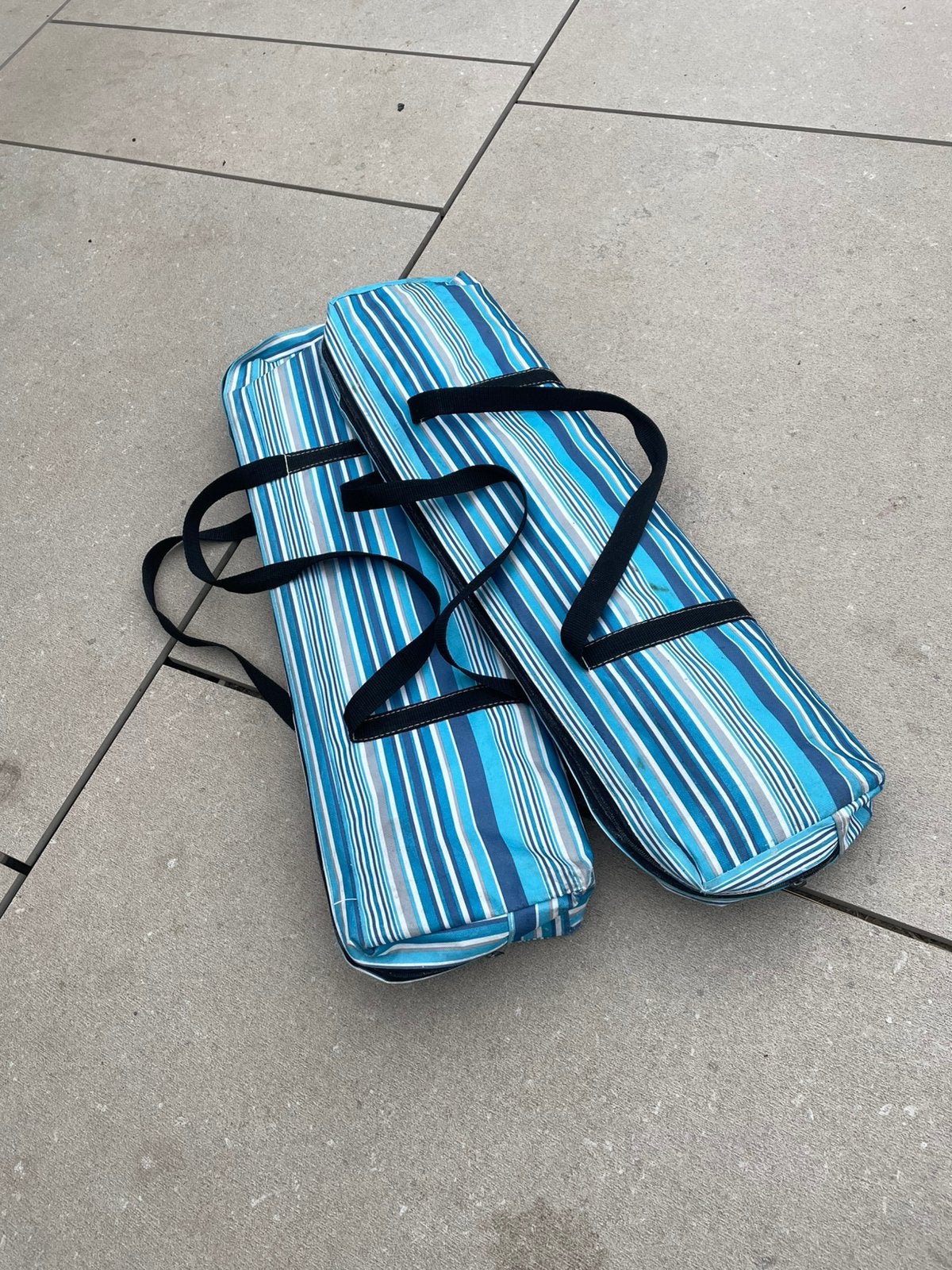 2 lits de camp, Enlèvement, Utilisé