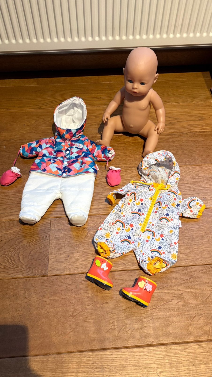 Babyborn pop + twee kledingsets, Kinderen en Baby's, Ophalen of Verzenden, Zo goed als nieuw