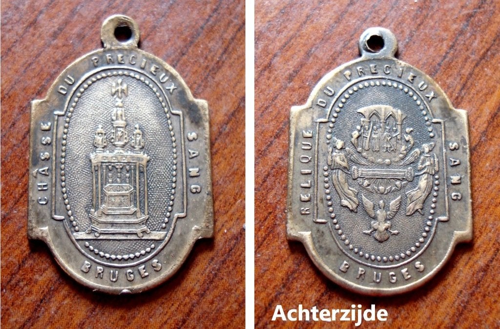 Oude heiligbloed medaille Brugge, Verzenden, Gebruikt, Christendom | Katholiek
