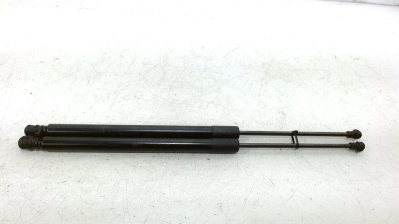 Gasdrukveerset achter Volkswagen Golf, Onderdelen@venauto.nl, Van der Ven Autorecycling B.V., Gebruikt, Ettenseweg 76, 4706 PB Roosendaal, The Netherlands