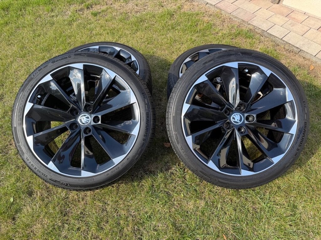 jantes skoda superb 19 pouces original, Pneus et Jantes, Véhicule de tourisme, Pneus été, 19 pouces
