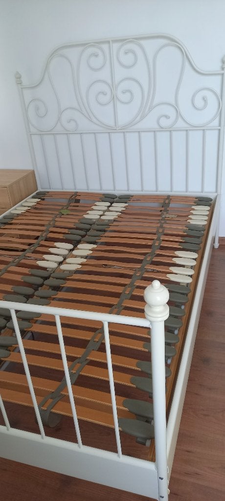 Bed, mooi sierlijk bed, Huis en Inrichting, Ophalen, Gebruikt, Wit, Tweepersoons