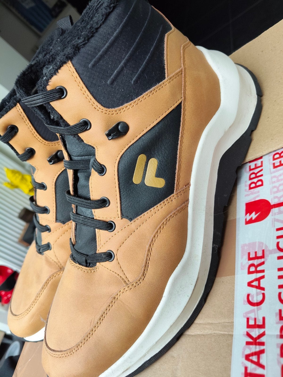 Chaussures marron Fila pour homme, Envoi, Brun
