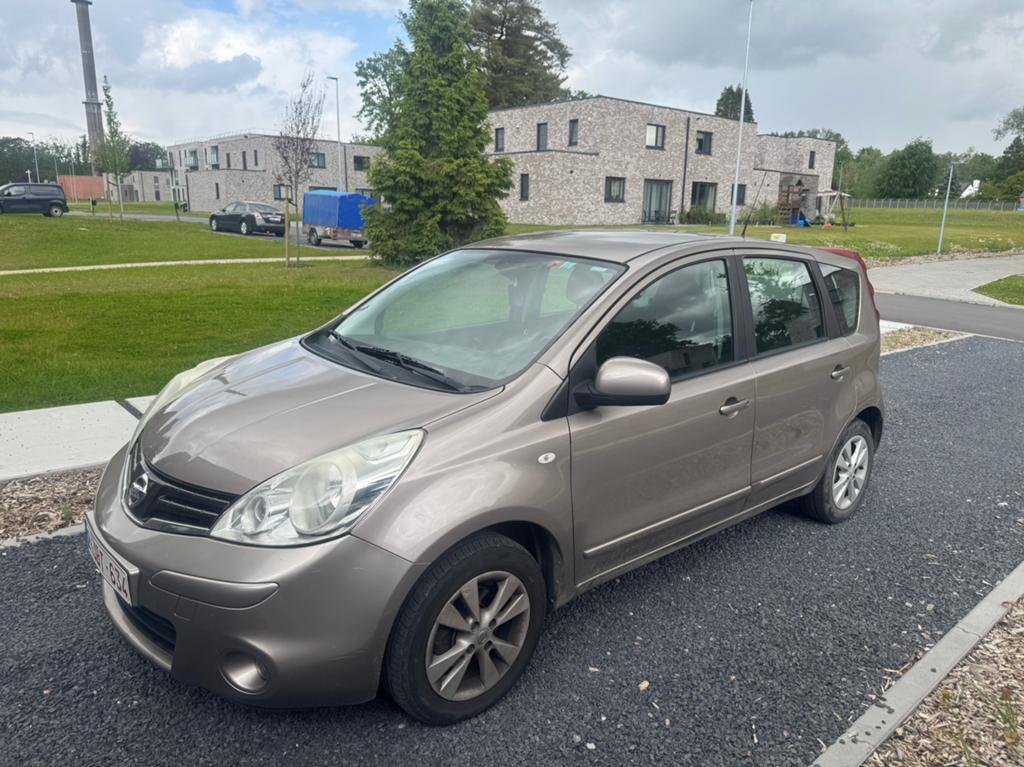 Nissan Note 2010, essence and automatic gearbox, Autos, Achat, Noir, 5 portes, 5 places
