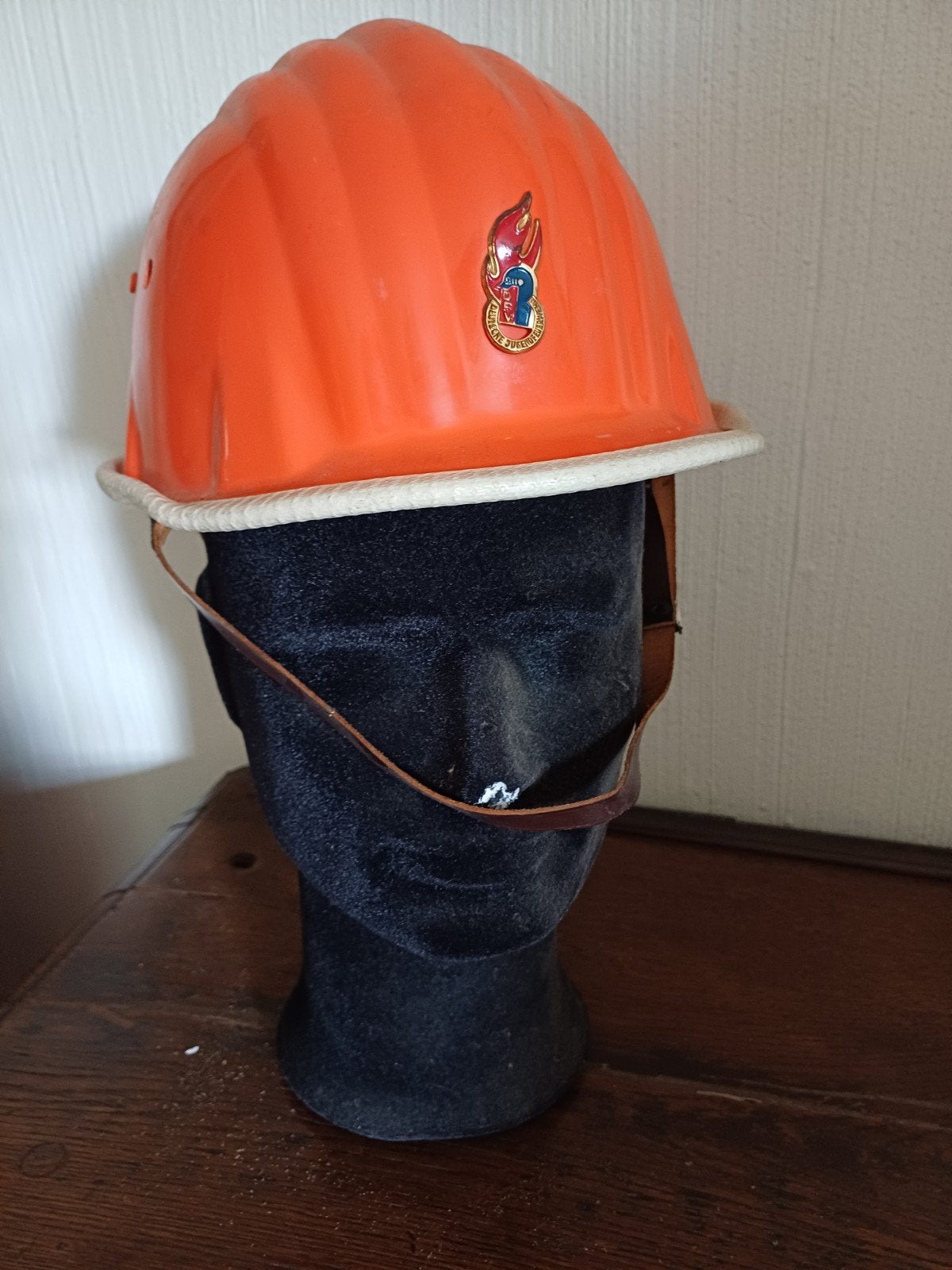 casque de pompier, Enlèvement
