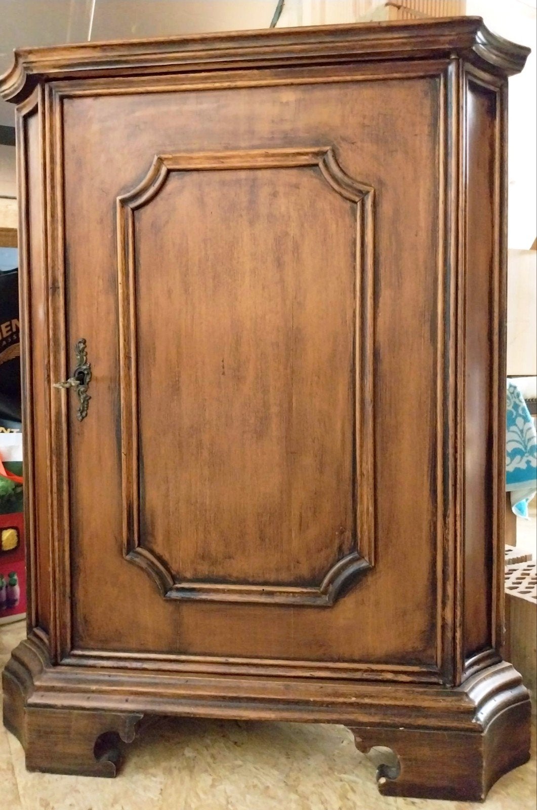 Klassiek houten hoekkast, Ophalen