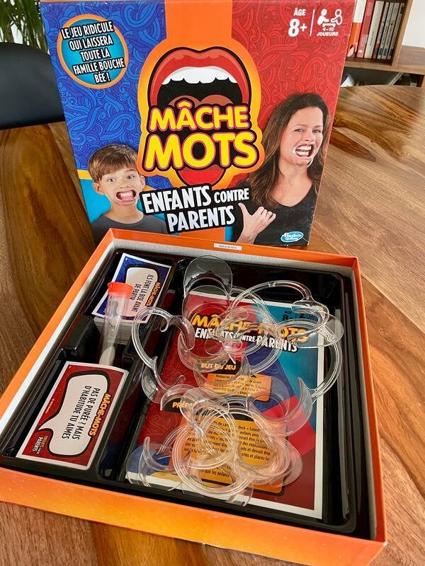 Mâche-Mots Enfants contre Parents – Hasbro – État quasi-neuf, Vijf spelers of meer, Ophalen, Nieuw, Hasbro