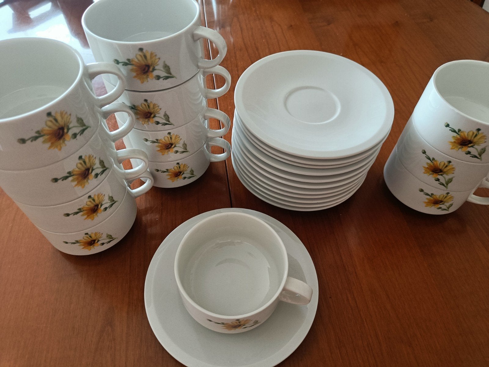 Lot de tasses et soucoupes, Antiquités & Art, Enlèvement