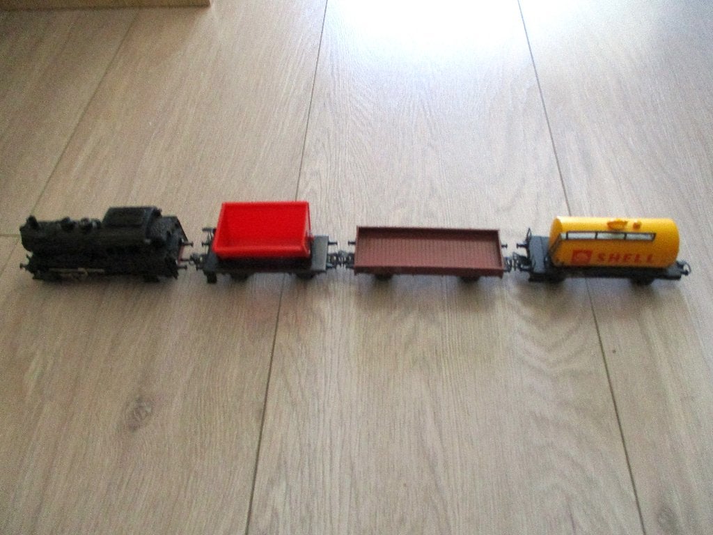 Locomotive et wagons de marchandises Märklin HO, Analogique, Enlèvement ou Envoi, Courant alternatif, Comme neuf