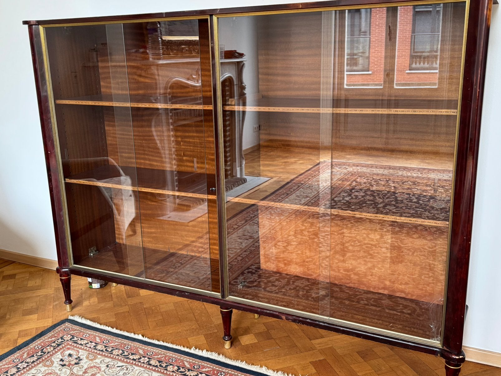 Vitrinekast hout en glas, Ophalen, Zo goed als nieuw, Glas