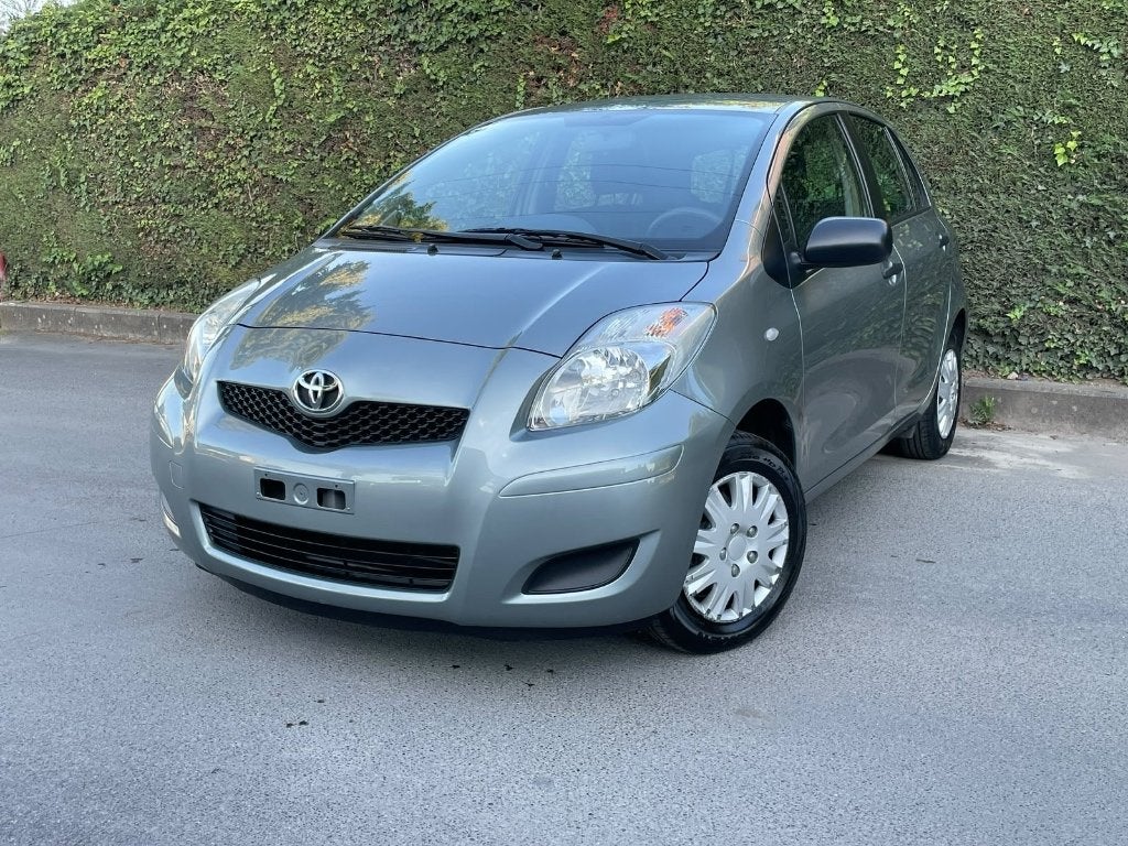 - Toyota Yaris - ⁠08/02/2010 - ⁠79000.km - ⁠1 L / Benzine, Auto's, Bedrijf, Handgeschakeld, Zilver of Grijs, Stadsauto