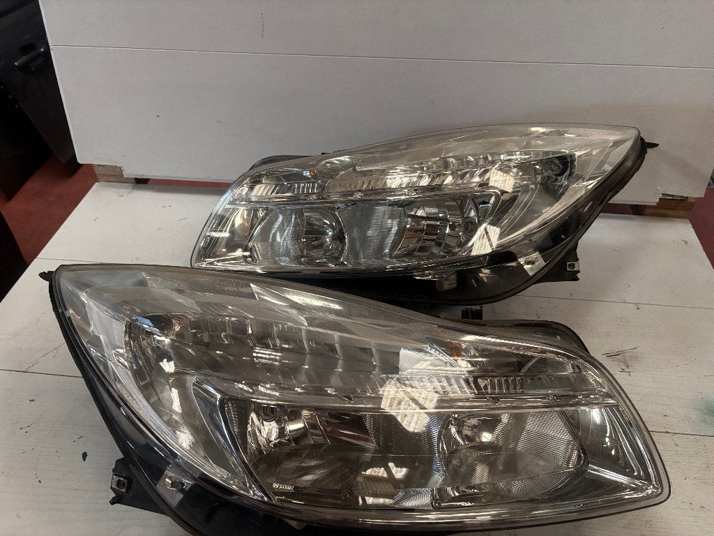 PHARE OPEL INSIGNIA A, RUE BRIGADE PIRON 307, Enlèvement, Utilisé, Garage_bila@yahoo.fr