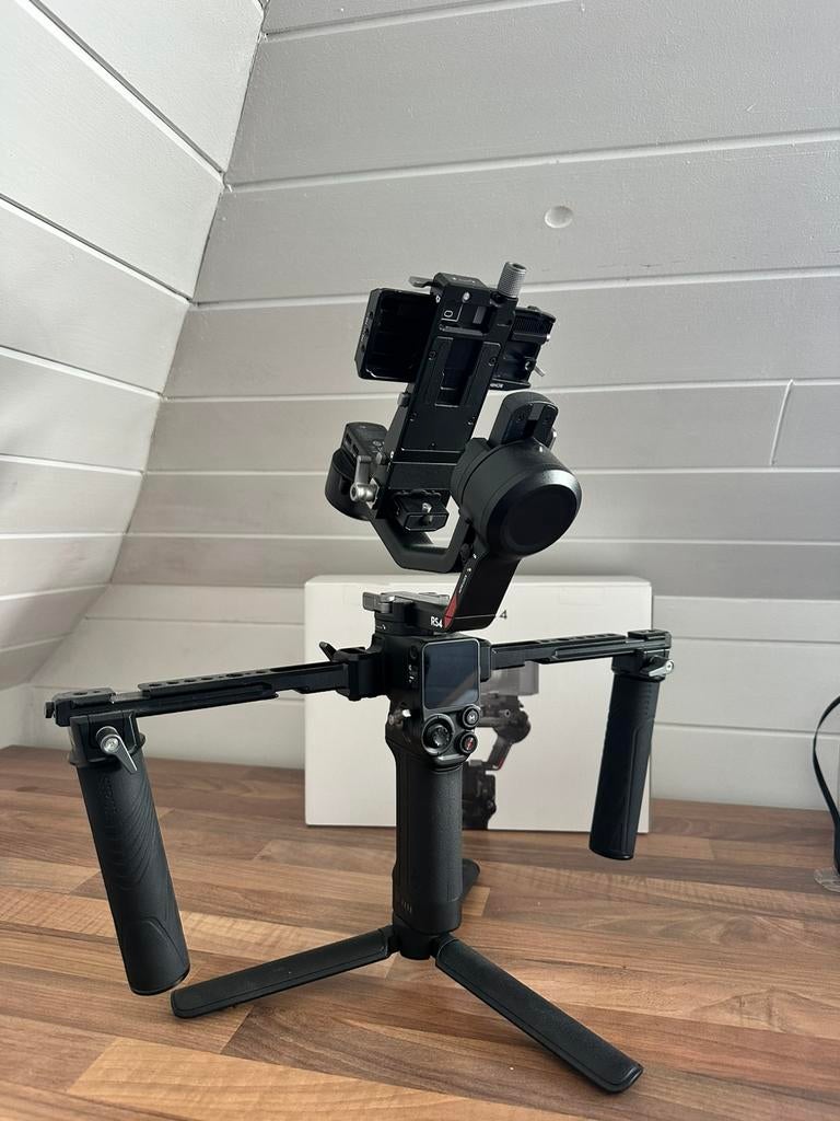 DJI RS 4 Gimbal + side hendels, Audio, Tv en Foto, Fotografie | Statieven en Balhoofden, Ophalen, Zo goed als nieuw