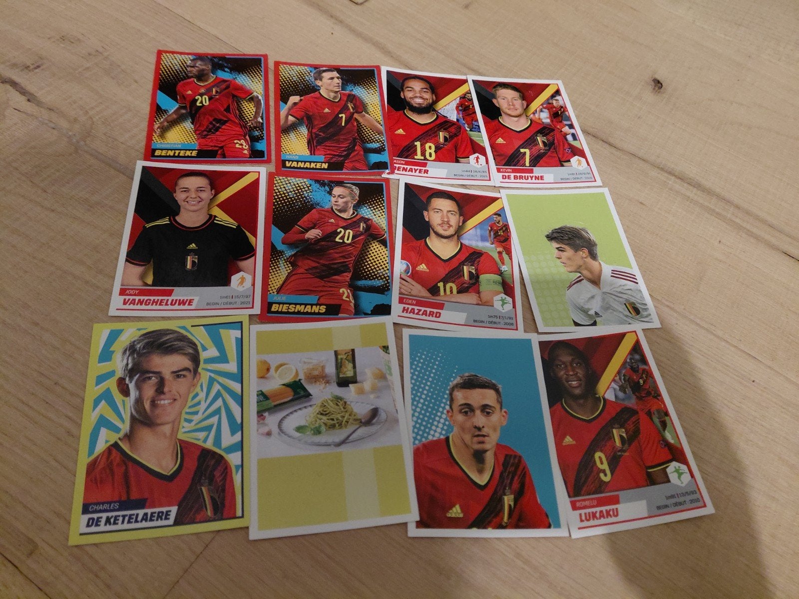 Oude panini stickers, Enlèvement