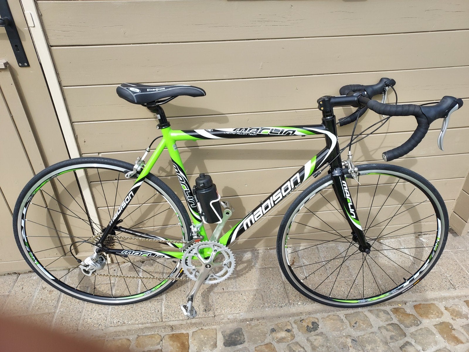 Joli vélo de course, taille 53, 16 vitesses, Shimano et pneu, Vélos & Vélomoteurs, Enlèvement, Aluminium