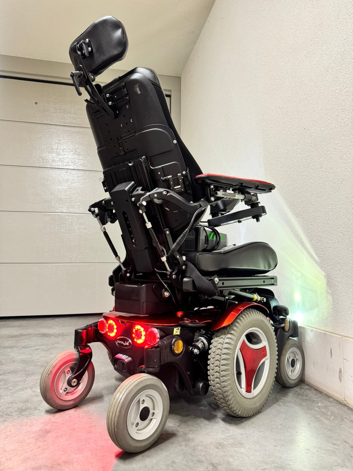 Permobil Electrische rolstoel 6wiel Stabiel rolwagen, Ophalen of Verzenden, Inklapbaar, Zo goed als nieuw, Elektrische rolstoel