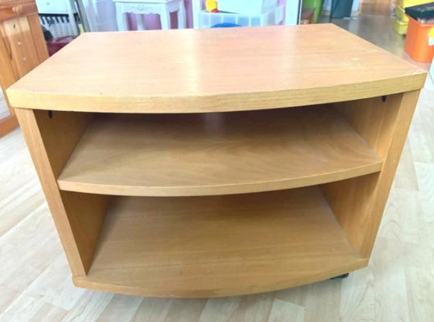️ meuble TV sur roulettes couleur chêne clair & passe prise, Maison & Meubles, Accessoires pour la Maison | Autre, Utilisé, Autres matériaux