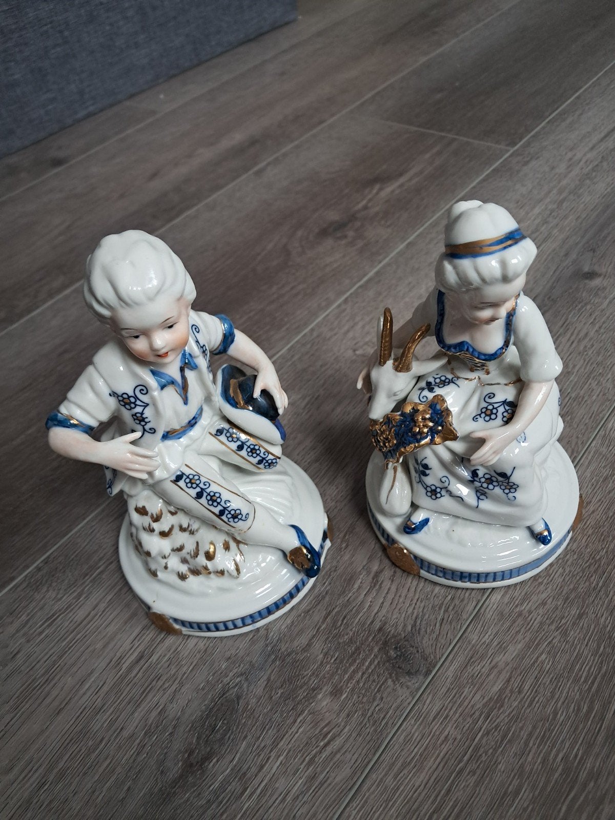 Vintage porseleinen beeldjes koppel (Fine Bone China), Ophalen, Zo goed als nieuw, Mens