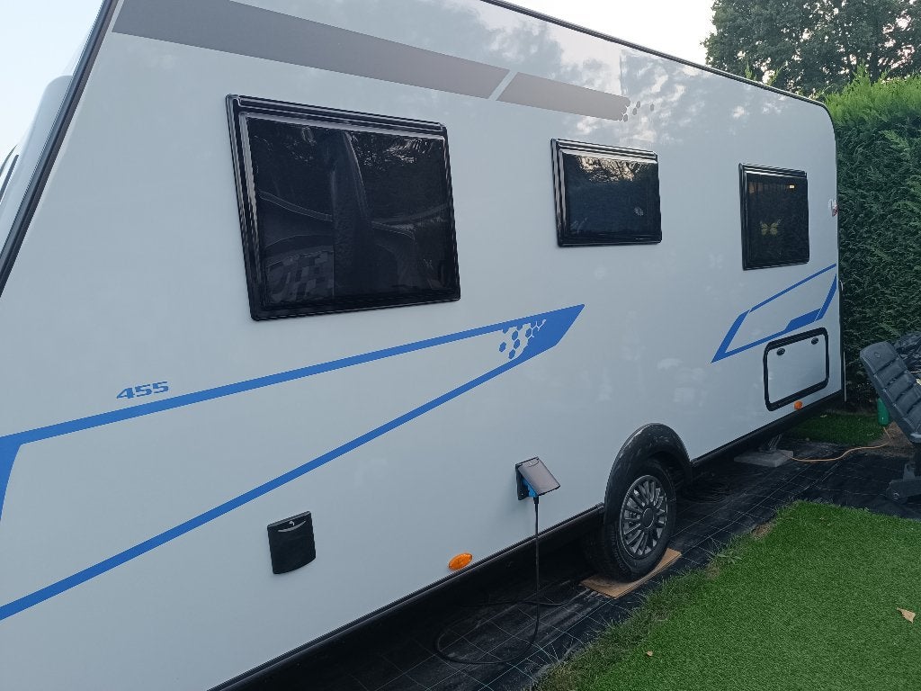 Touring caravan, Grand lit, Jusqu'à 4, 5 à 6 mètres, Poêle