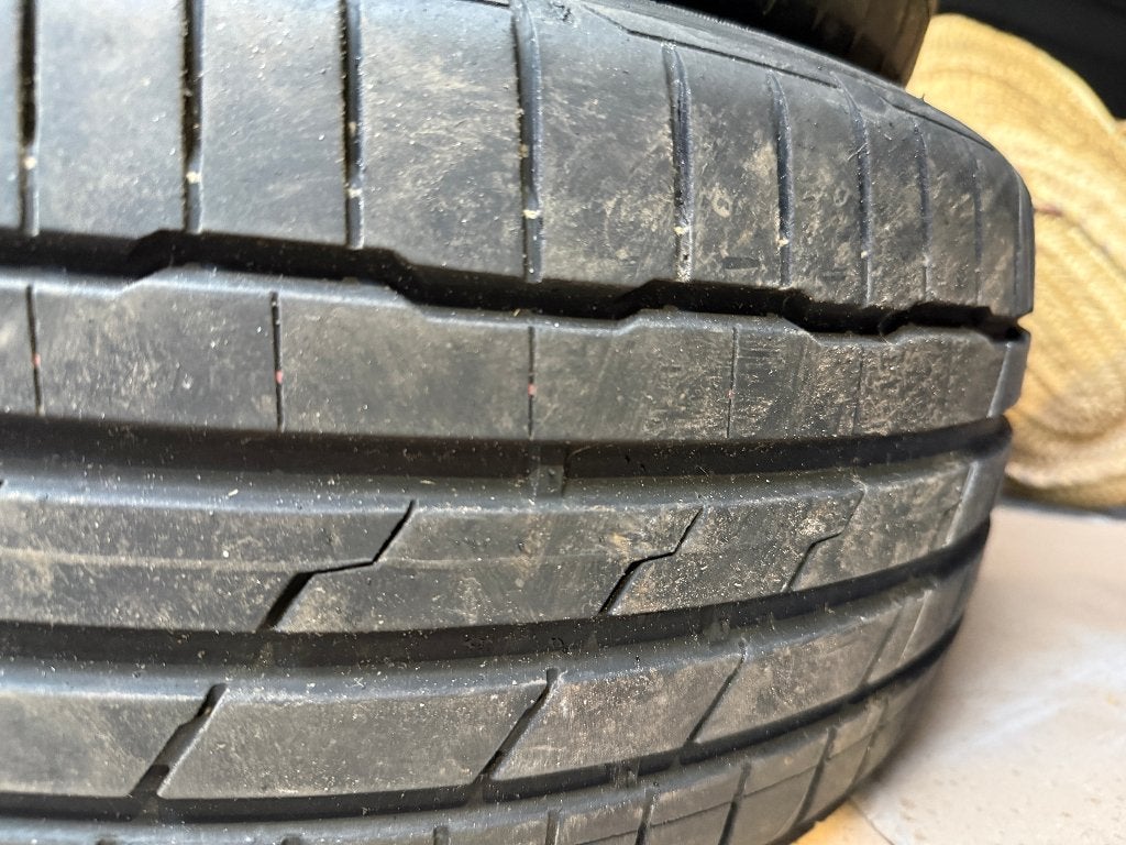 2 pneus Mini presque neuf 205/45/17 88w Hankook Ventus  sp1, Autos : Pièces & Accessoires, Pneus & Jantes, Pneus été, 205 mm, Enlèvement