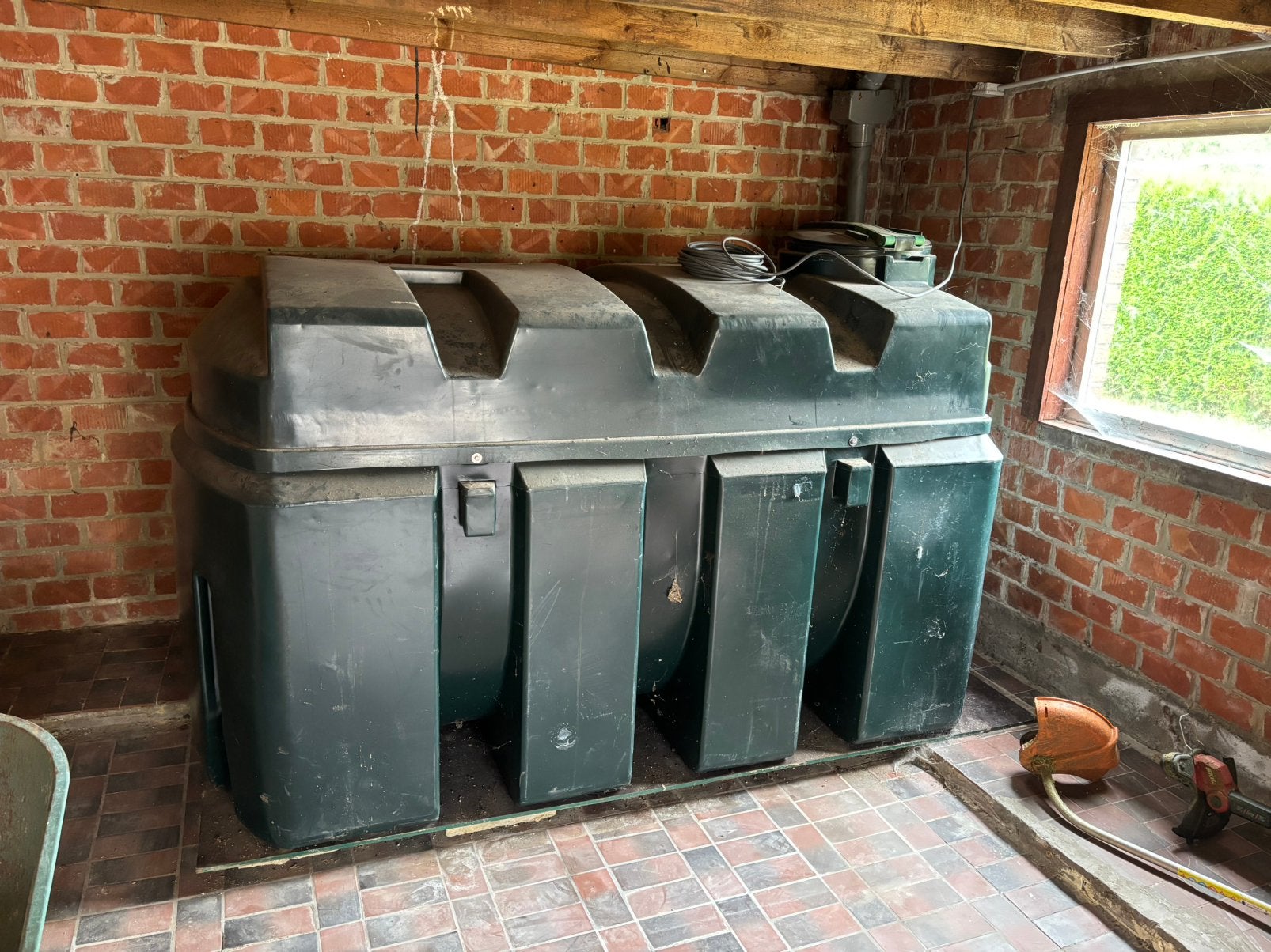 Mazouttank 2500L, Ophalen, Zo goed als nieuw