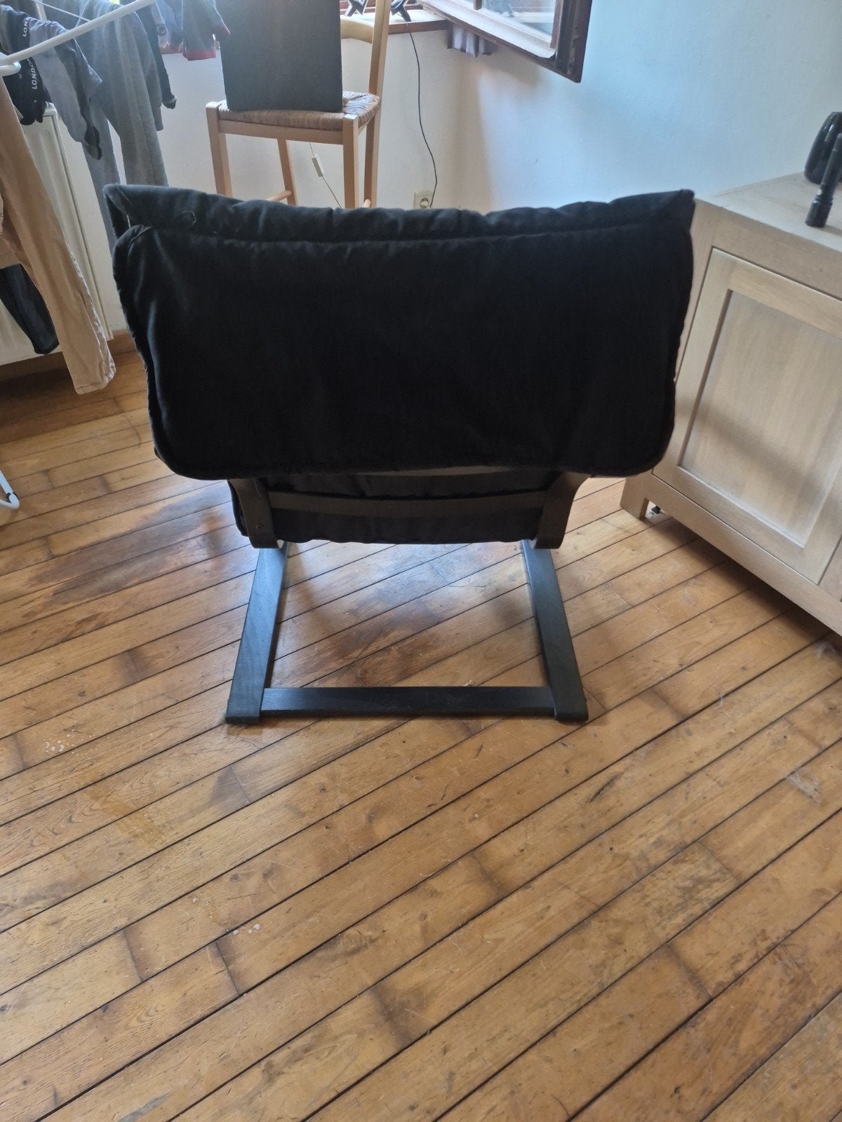 Fauteuil en bois noir avec coussin noir, Maison & Meubles, Enlèvement, Bois