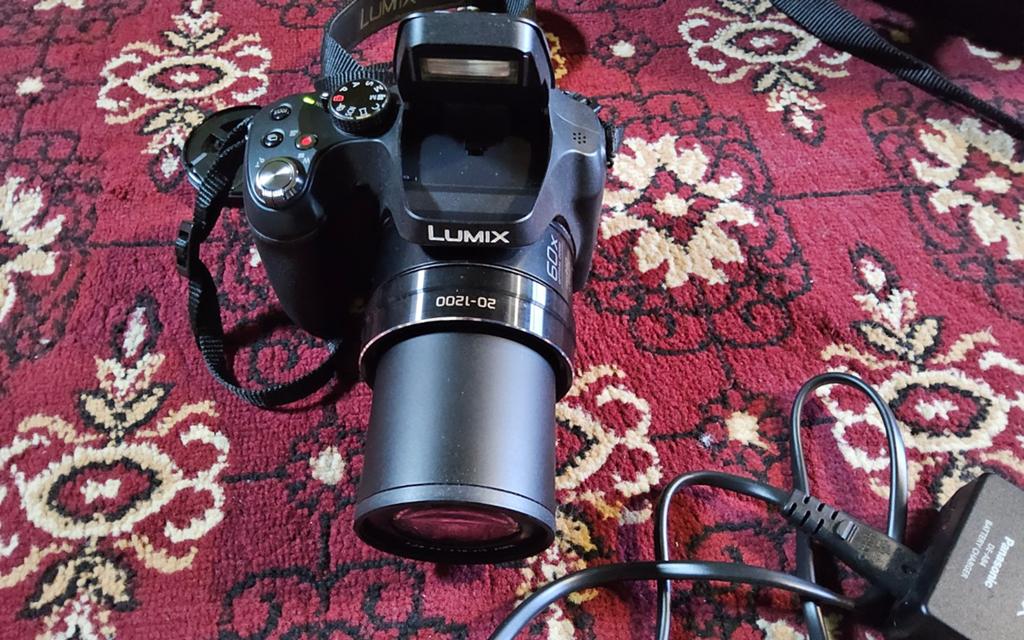 Appareil photo Panasonic Lumix, presque neuf avec accessoire, Enlèvement