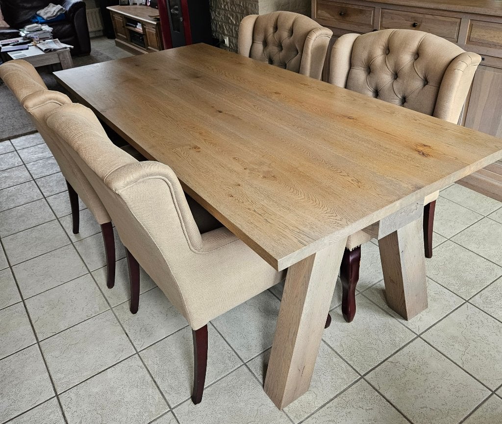 Houten eettafel en 4 stoelen Sarah Mo, Ophalen, Gebruikt, 50 tot 100 cm, Landelijk