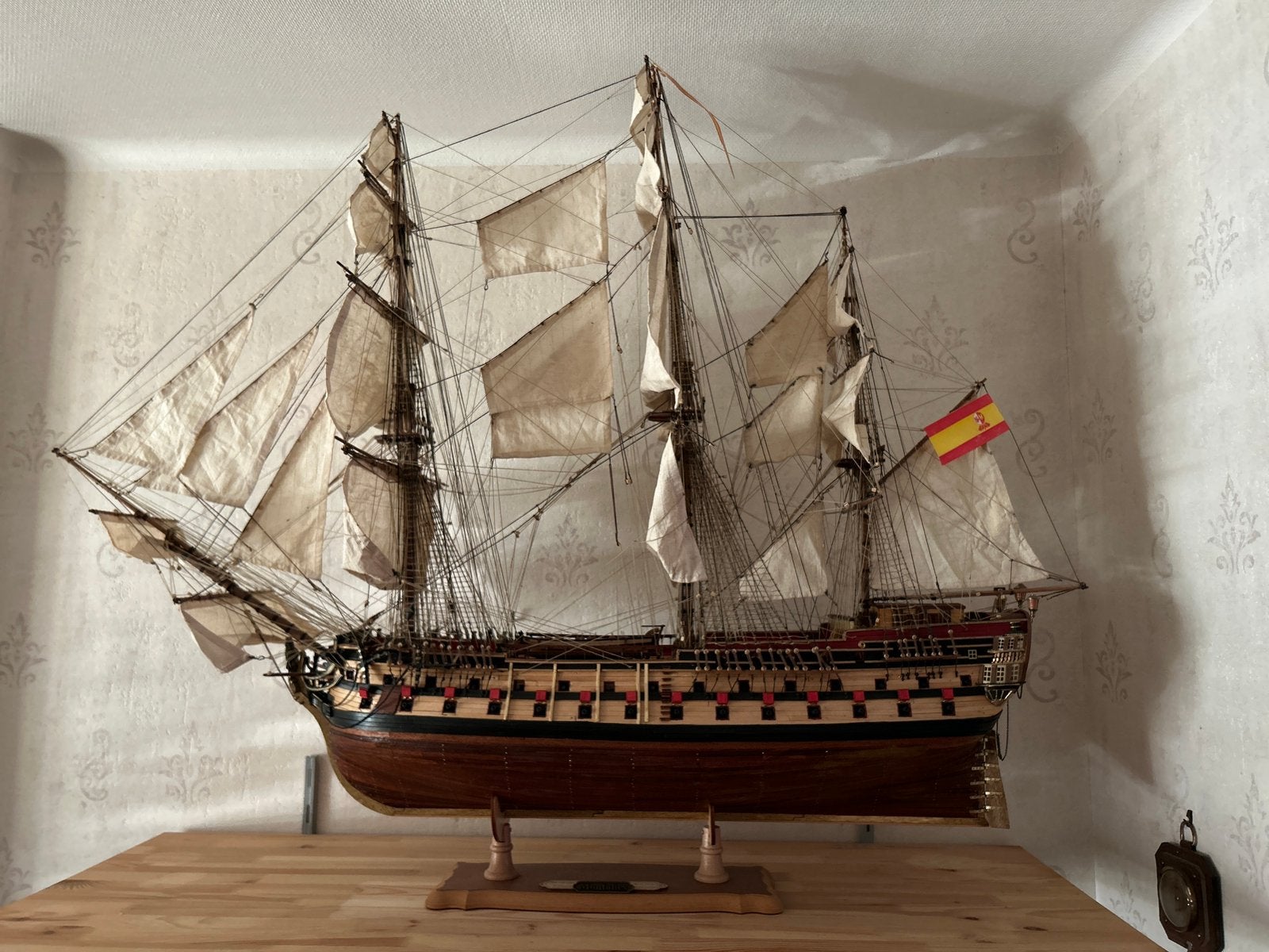 Grande maquette artisanale du navire espagnol Montañés, Enlèvement, Comme neuf