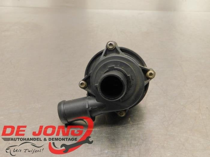 Pompe à eau d'un Volkswagen Touran, Volkswagen, -, 3 mois de garantie, Utilisé