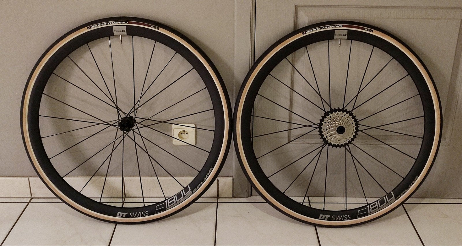 NIEUW!
DT-swiss E1800 DB 32 wielset (incl. bandjes), Fietsen en Brommers, Fietsonderdelen, Ophalen