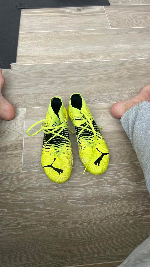 Voetbalschoenen, Sport en Fitness, Voetbal, Ophalen, Zo goed als nieuw, Schoenen