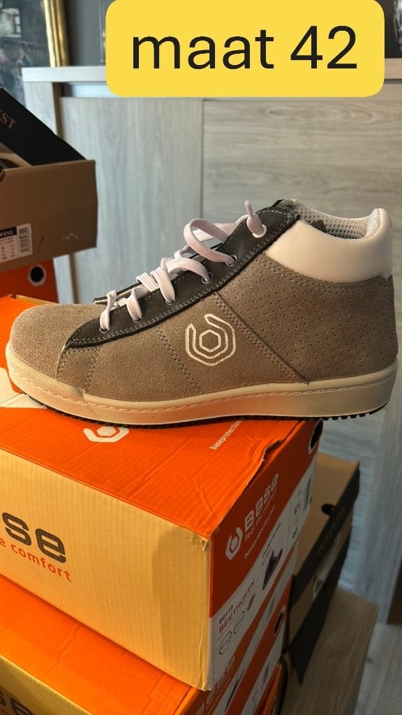Nieuwe (werk)schoenen met ijzeren tip - verschillende maten!, Doe-het-zelf en Bouw, Ophalen of Verzenden, Nieuw