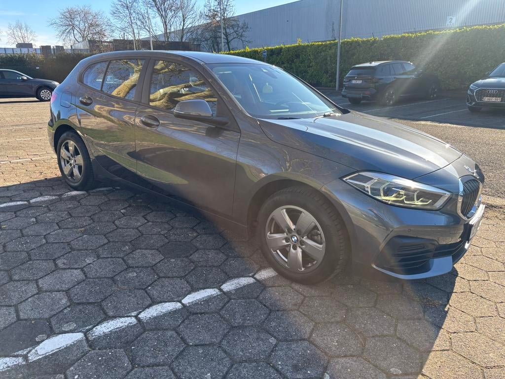 Prachtige BMW 116i F40 benzine 2021. Top staat met garantie, Auto's, BMW, Voorwielaandrijving, Navigatiesysteem, 124 g/km, Bedrijf