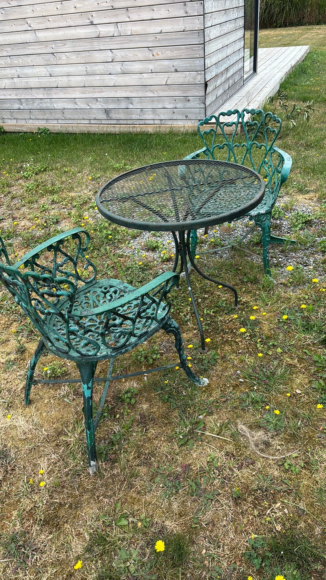 Gietijzeren stoeltjes te restaureren plus tafeltje, Tuin en Terras, Ophalen, Zo goed als nieuw