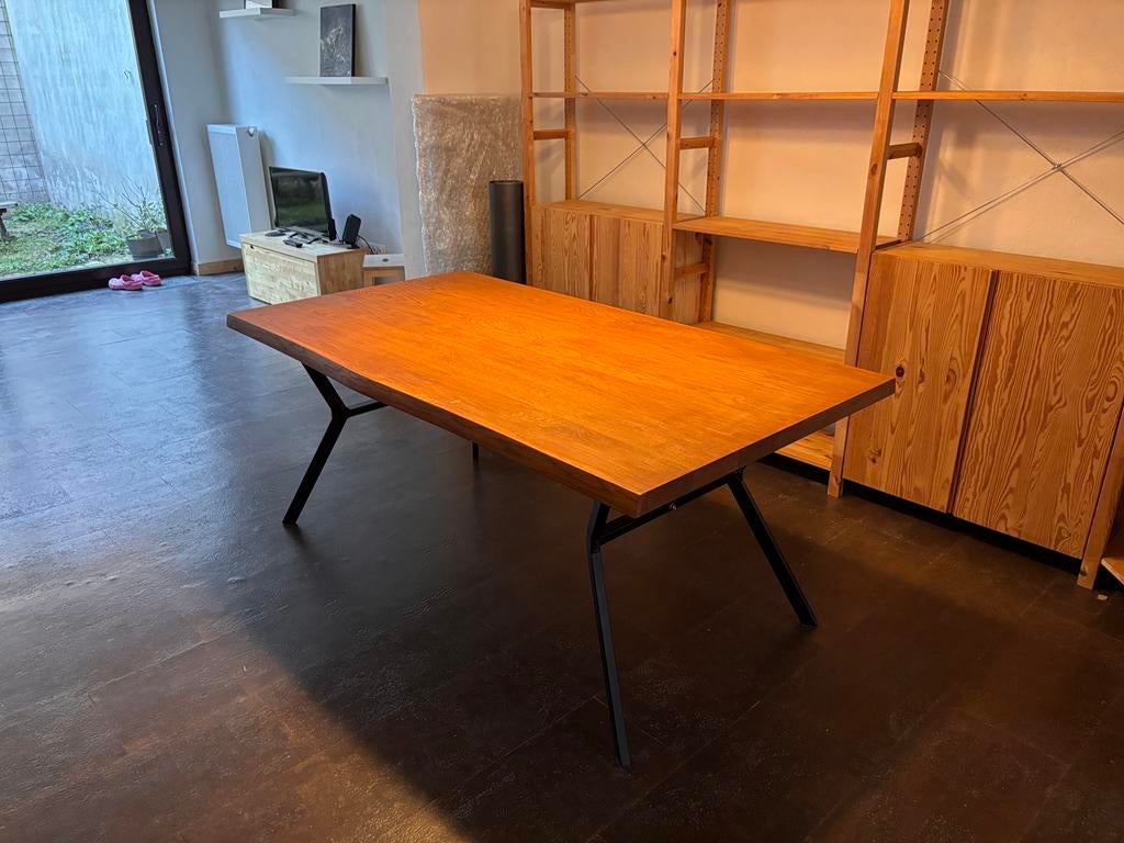 Eiken tafel met metalen onderstel 180 x 96, Huis en Inrichting, Ophalen, Zo goed als nieuw
