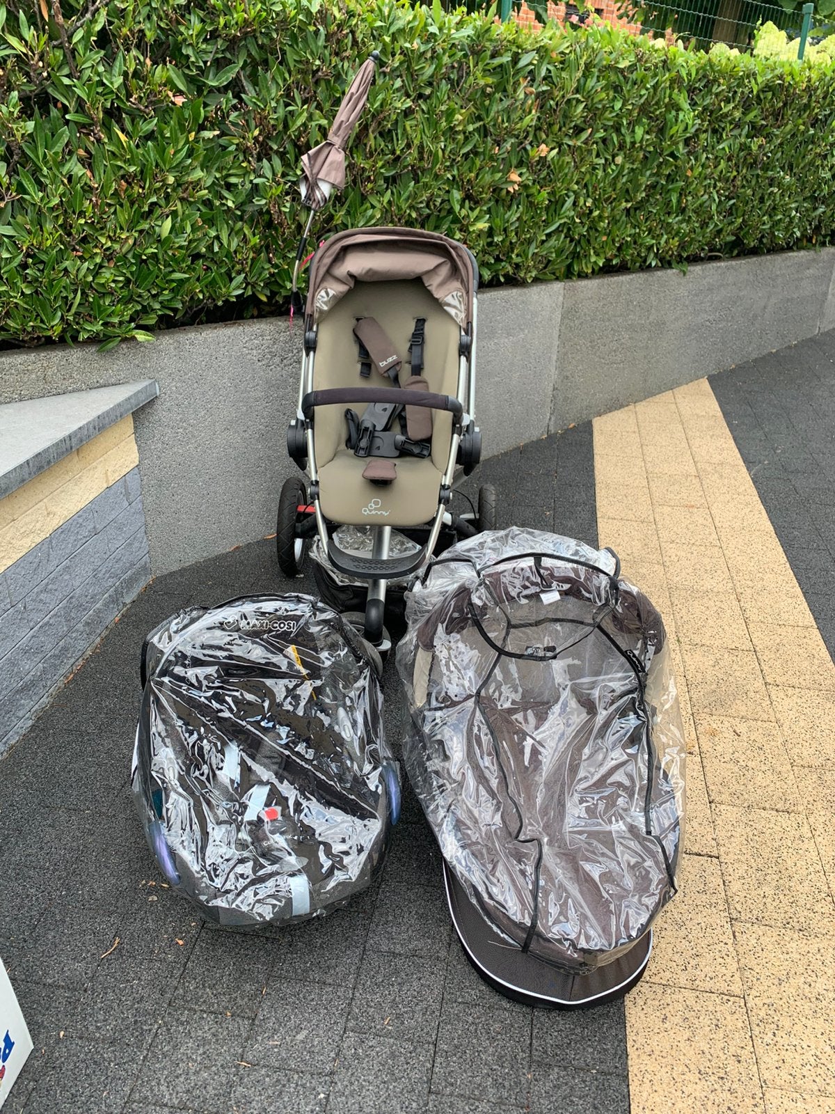 Buggy met maxi cosi, draagmand, extra voorwiel, Kinderen en Baby's, Kinderwagens en Combinaties, Ophalen, Gebruikt, Verstelbare duwstang