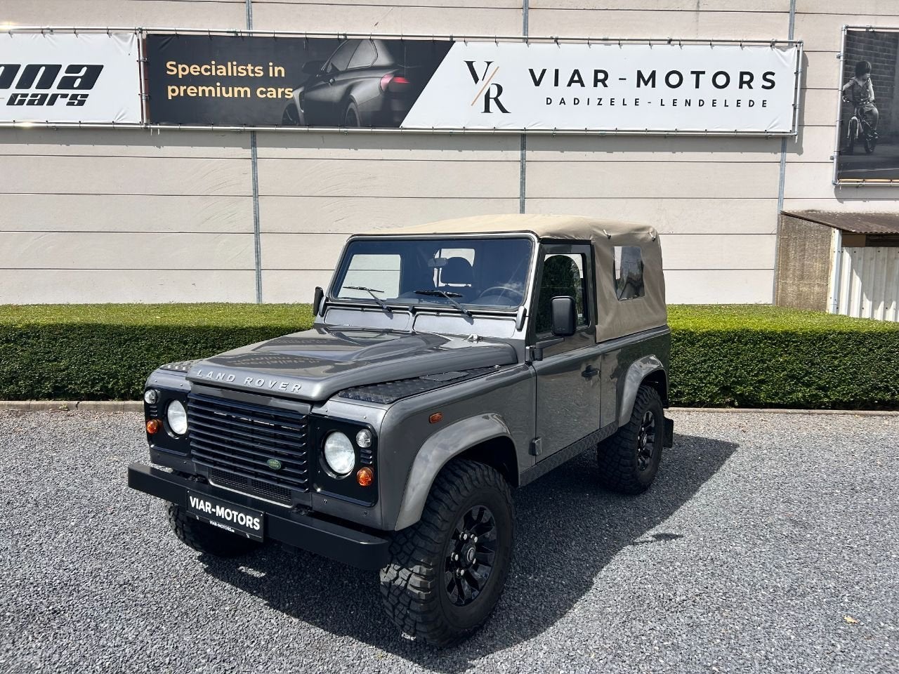 Land Rover Defender 90 E Soft Top-EERSTE EIGENAAR-lichte vra, Autos, Land Rover, Entreprise, 2 places, Noir
