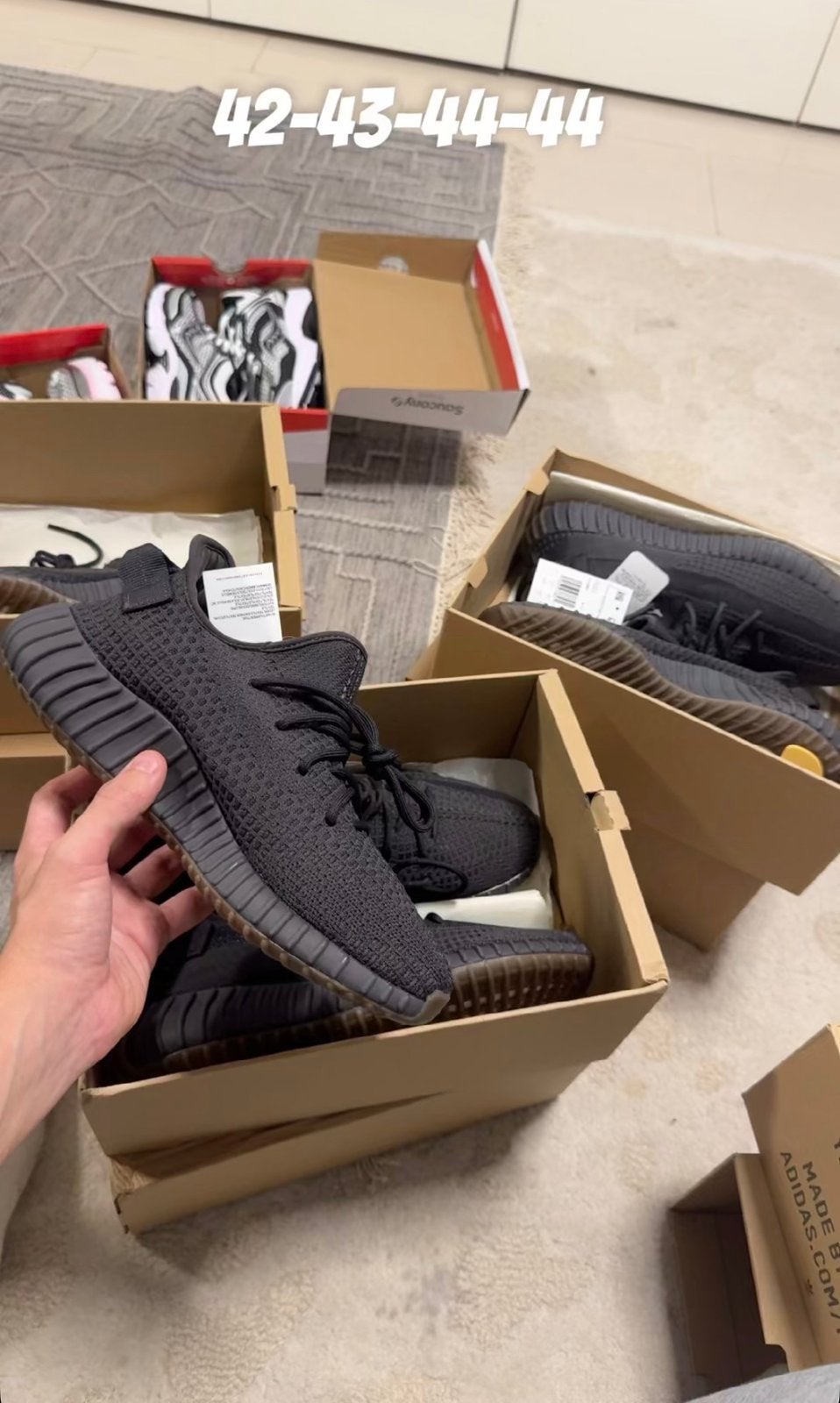 Je vend des paires chaussures, Kleding | Heren, Overige kleuren, Ophalen of Verzenden, Zo goed als nieuw, Sneakers