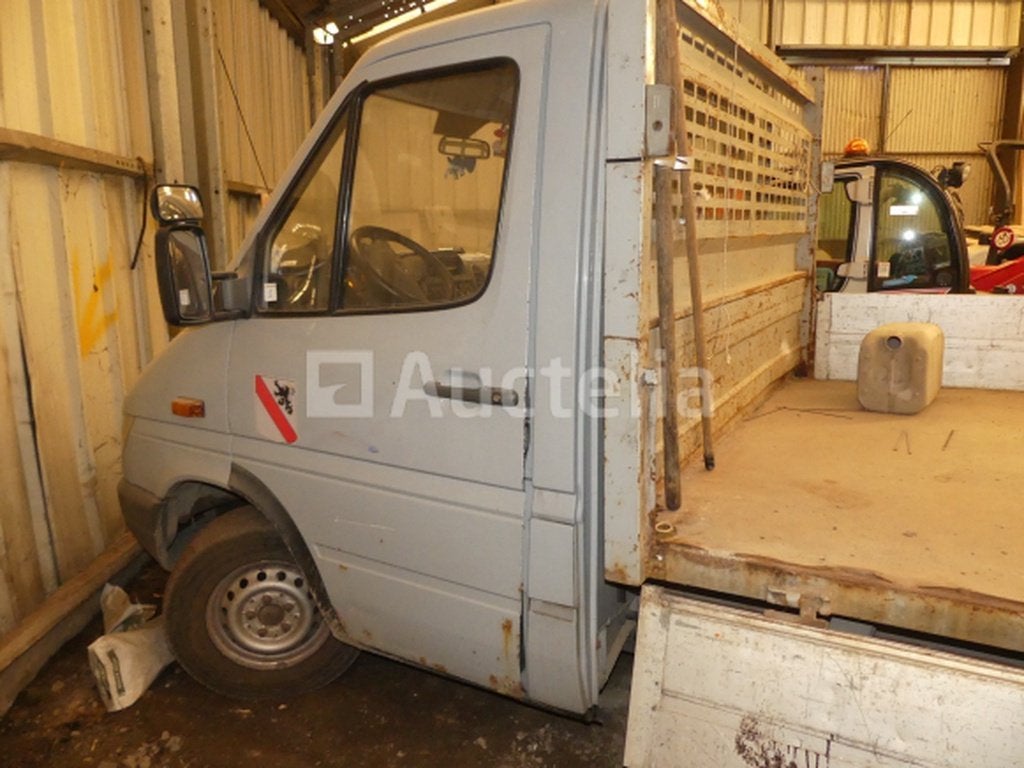 REF:TRD570 - Camionnette avec plateau basculant Mercedes-Ben, Autos, Achat, Entreprise, Autres carburants, Mercedes-Benz