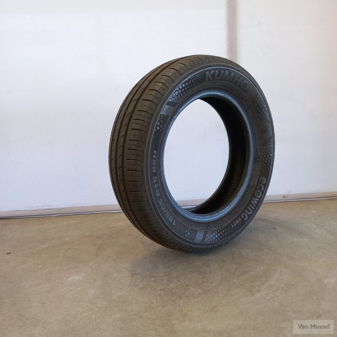 Kumho Ecowing ES31 185/65/R15 88H, Autos : Pièces & Accessoires, 15 pouces, Véhicule de tourisme, Pneus été, -